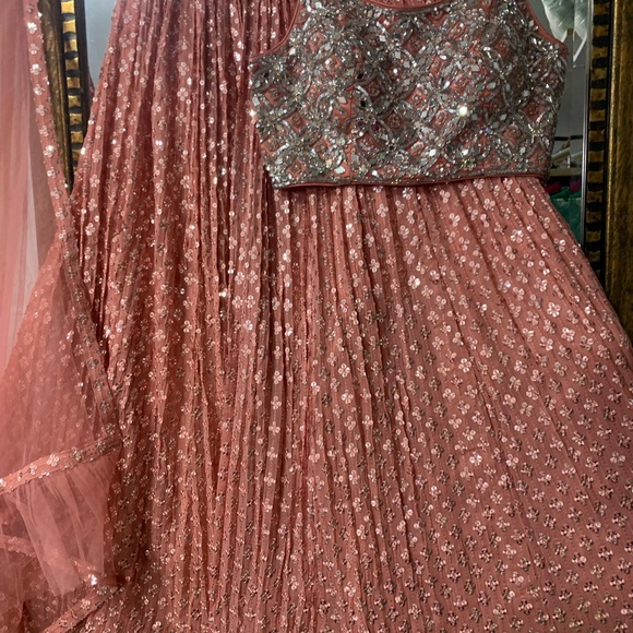 Stylish lenghas in size 38 - Picture 4 of 10